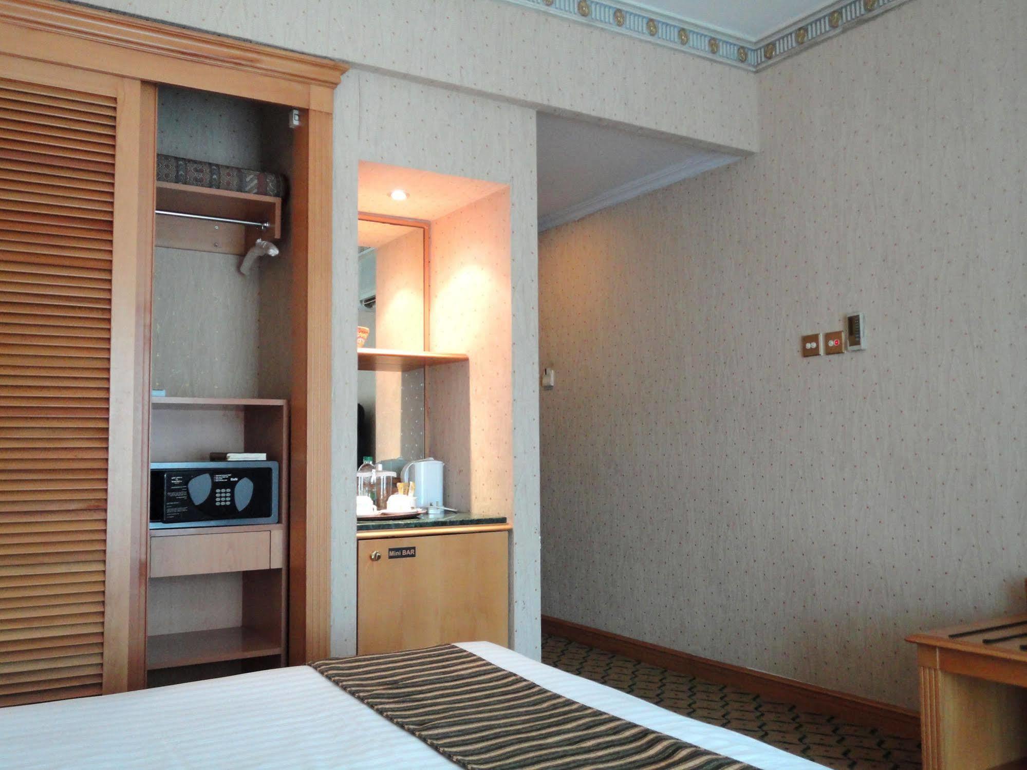 Bay Hotel 3*